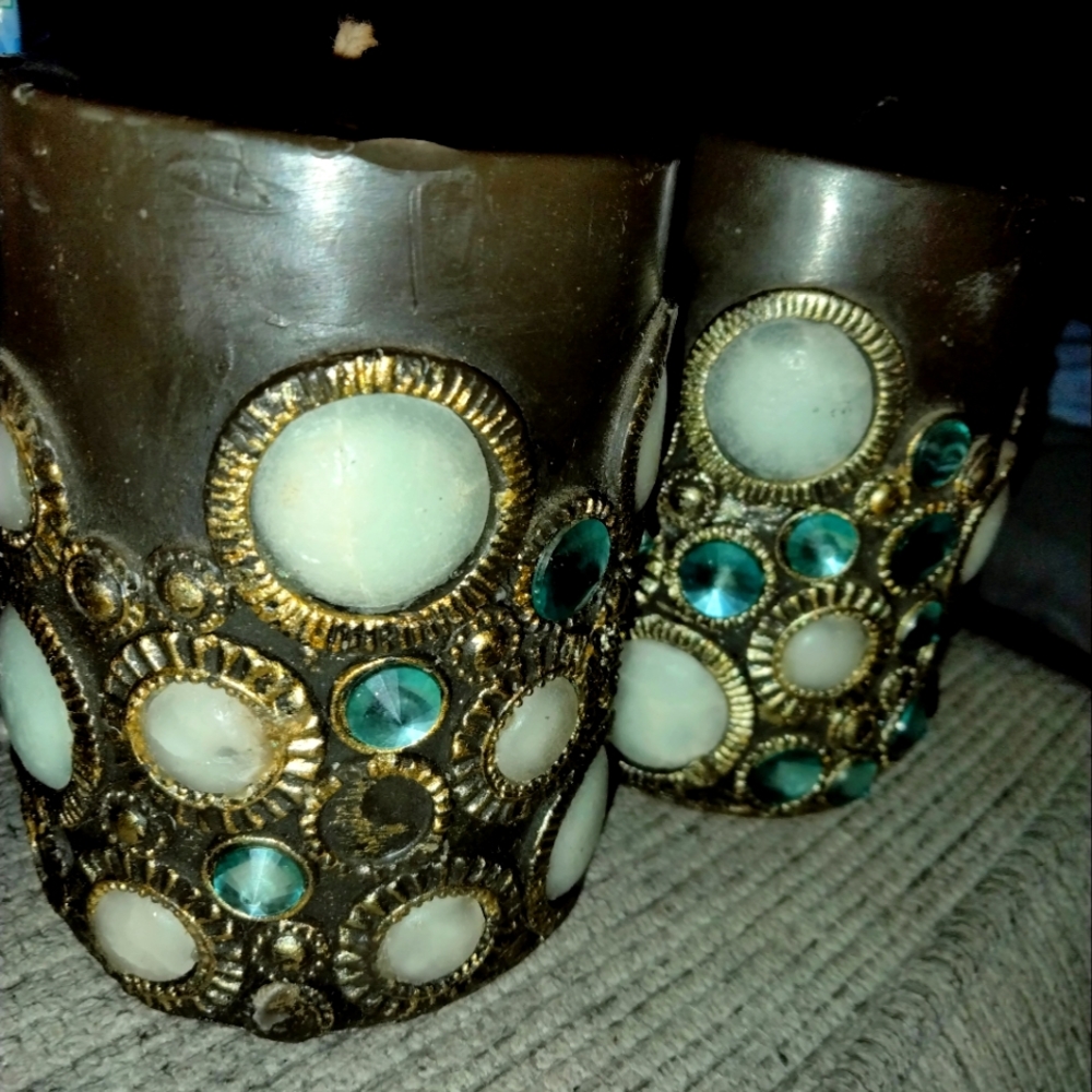 Candle - Picture 2 of 3